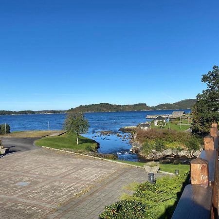 Fitjar Fjordhotell Bagian luar foto
