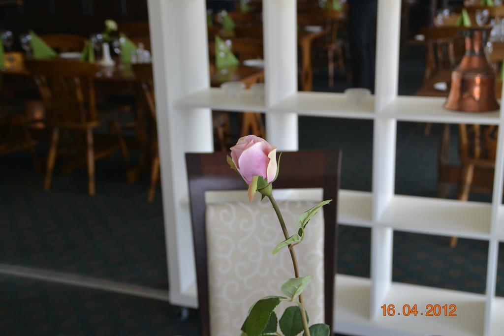 Fitjar Fjordhotell Bagian luar foto